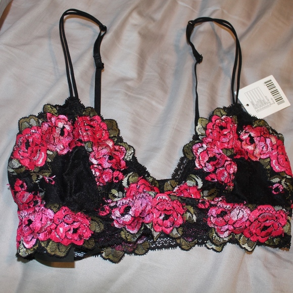 Urban Outfitters Other - NEW NWT Urban Outfitters Lace Floral Bralette